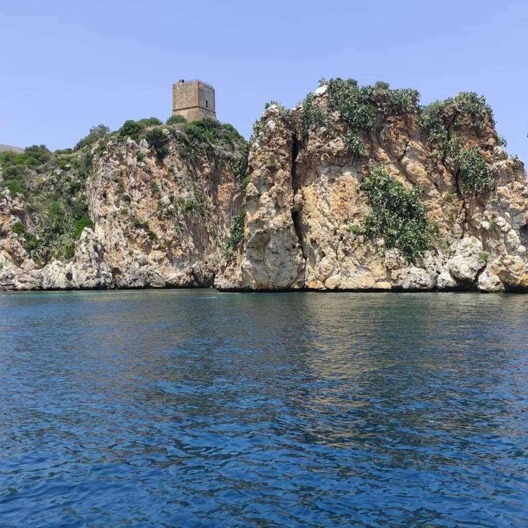 Апартаменти Golden House Кастелламмаре-дель-Гольфо Екстер'єр фото