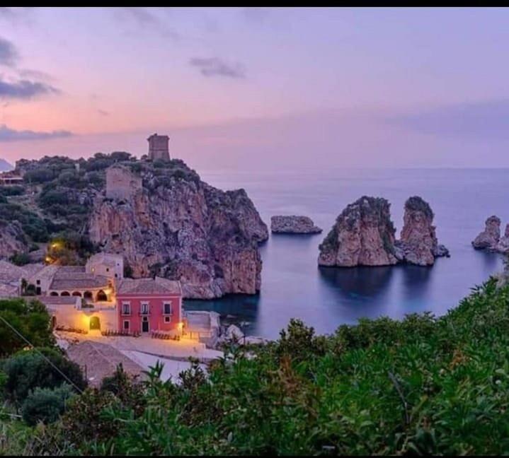 Апартаменти Golden House Кастелламмаре-дель-Гольфо Екстер'єр фото